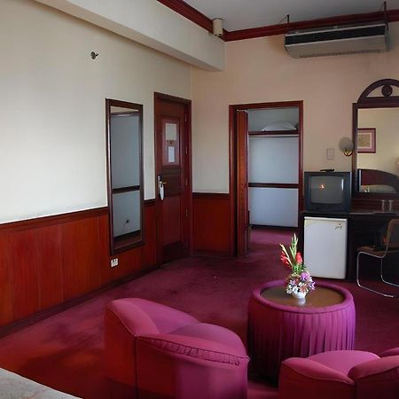 Great Eastern Hotel Quezon City Exterior foto