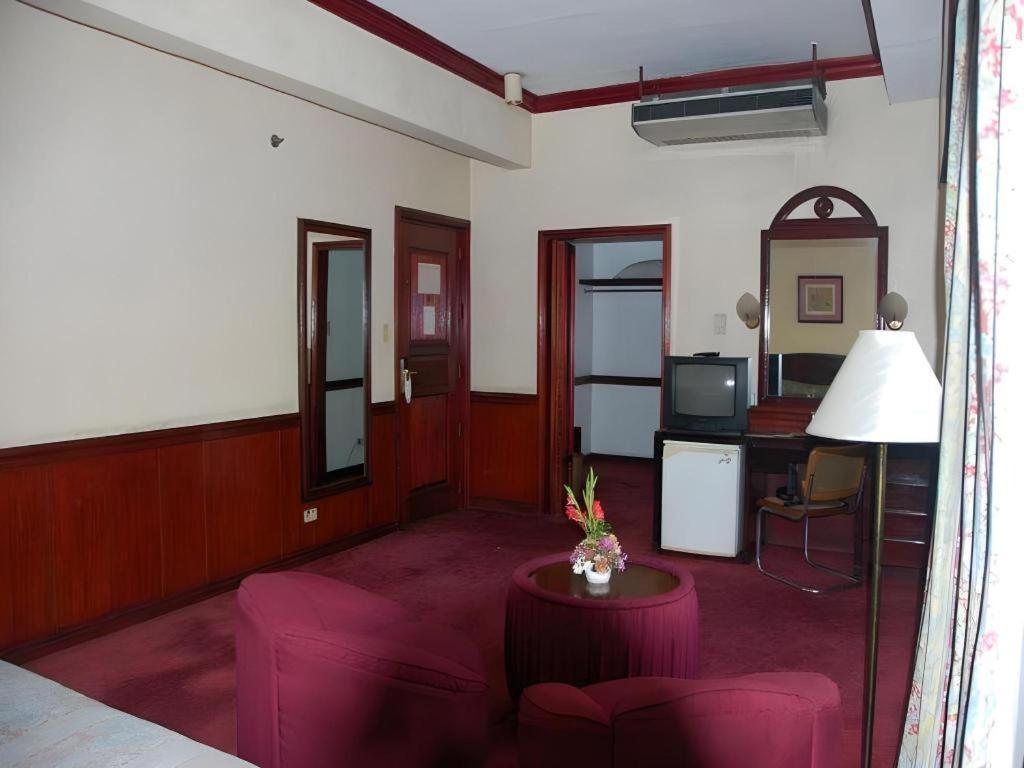 Great Eastern Hotel Quezon City Exterior foto