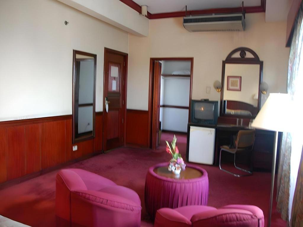 Great Eastern Hotel Quezon City Exterior foto