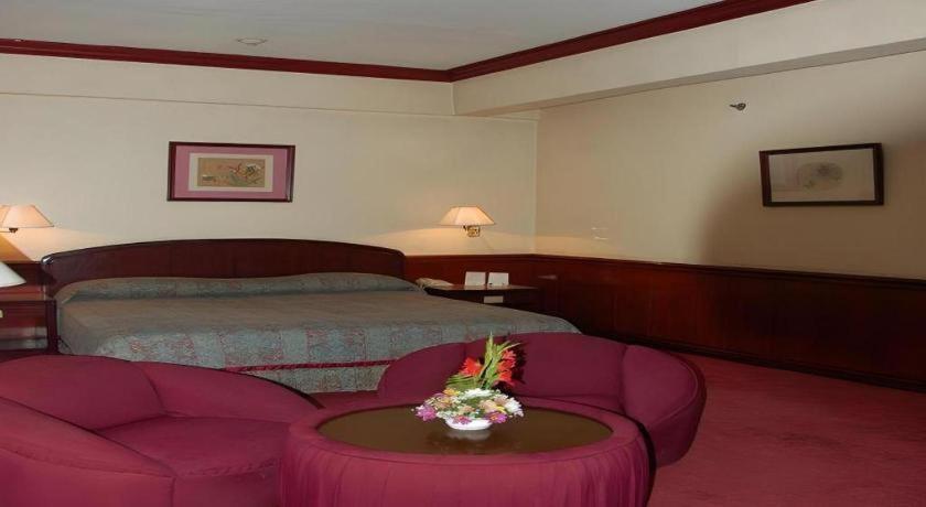 Great Eastern Hotel Quezon City Exterior foto